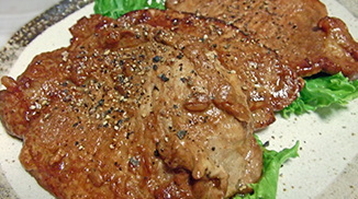 特斯特教您用黑椒腌料制作黑椒豬排